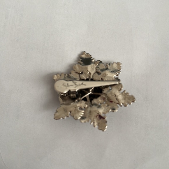 Sylvia Dahl  signed clip pin - Picture 2 of 2